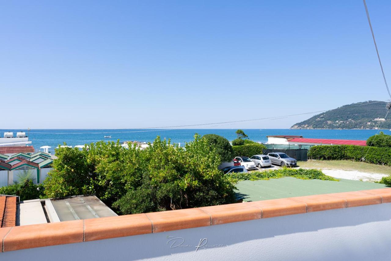 Casa Vacanze Vistamare Marinella di Sarzana Eksteriør bilde